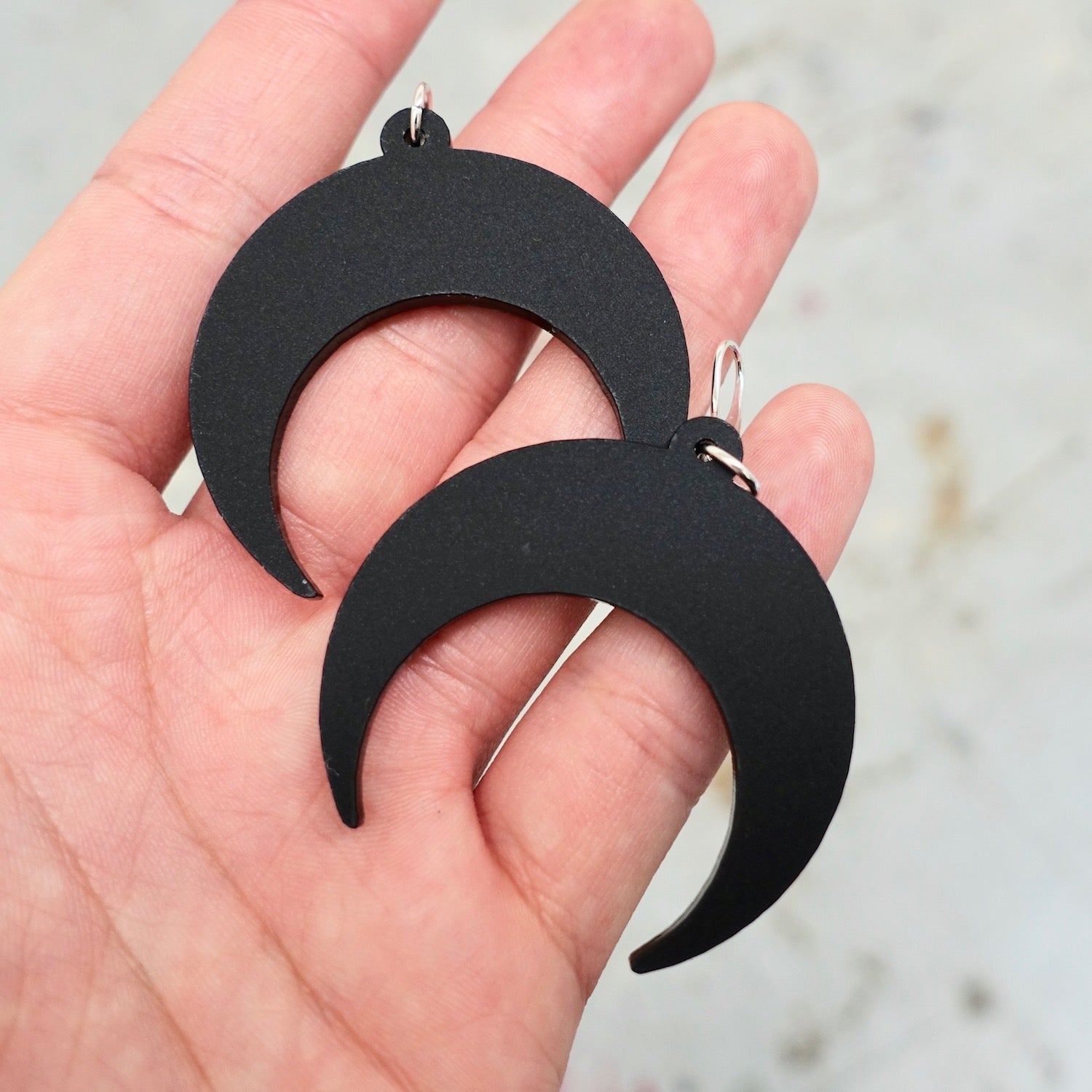 Crescent Moon Earrings - Matt Black - edenki