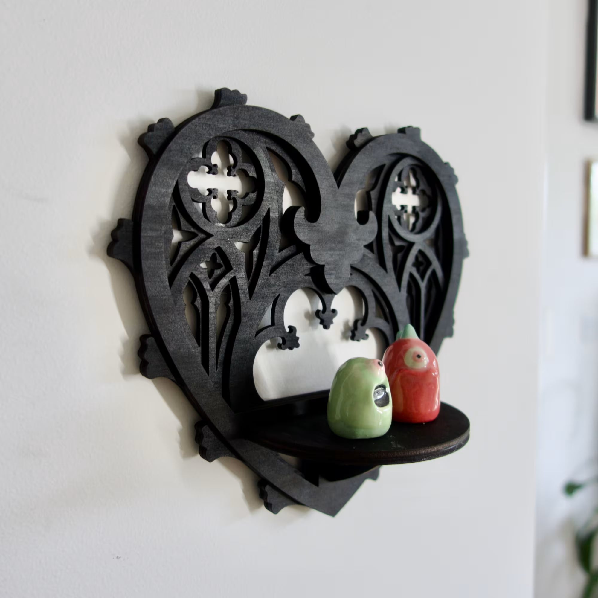Romantic gothic home decor shelf — ornate tracery heart design with miniature display platform.